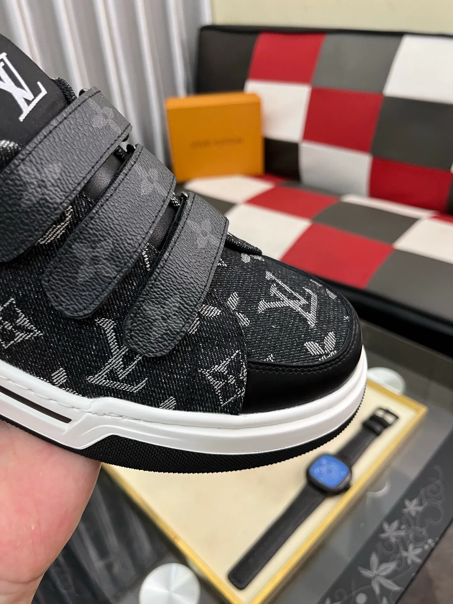 Men's Men's Shoes 💰420⌚️⌚️🇮🇹🇮🇹LV Louis Vuitton. The latest trendy casual shoes are popular in physical stores in sizes 38-44. New spring and summer comfortable imported custom original cowhide, unique jacquard fabric element design. Paired with sheepskin lining, Lv original bottom, [taiyang][taiyang] high-end packaging and high quality💪Details determine the quality, you can enter and leave the counter at will, welcome to compare🇮🇹